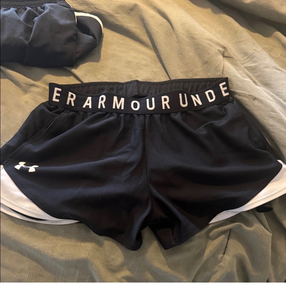 Under Armour Women's Black and White Athletic Shorts XS